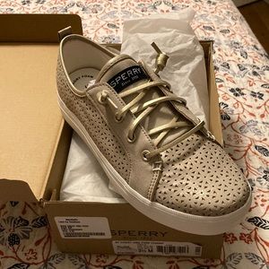 NIB Sperry Girls Size 3.5 St. Crest Vibe Perforated in Champagne Gold